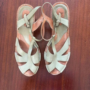 Clarks‎ Artisan Sandals 11M Artisan Green Strap Cork Wedge Heels 73944